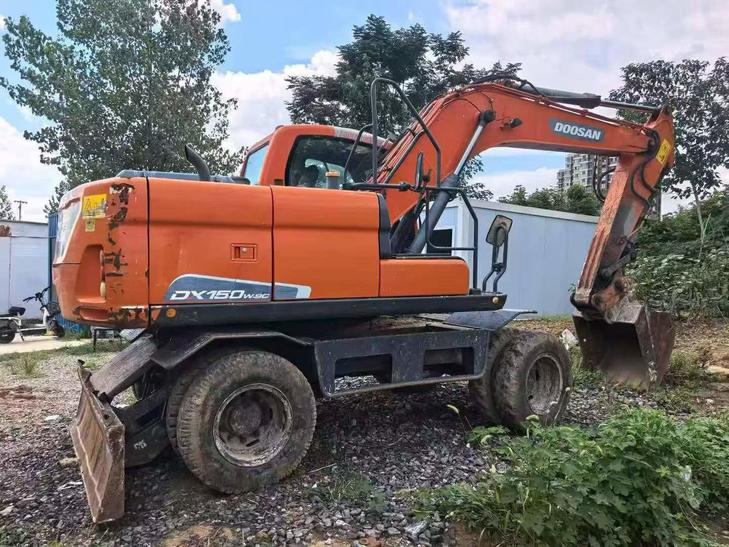 Buy Doosan DH150 Used Excavator / 1