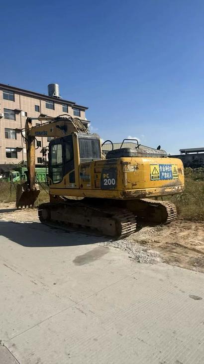 Buy Komatsu PC200-8N1 Used Excavator / 1