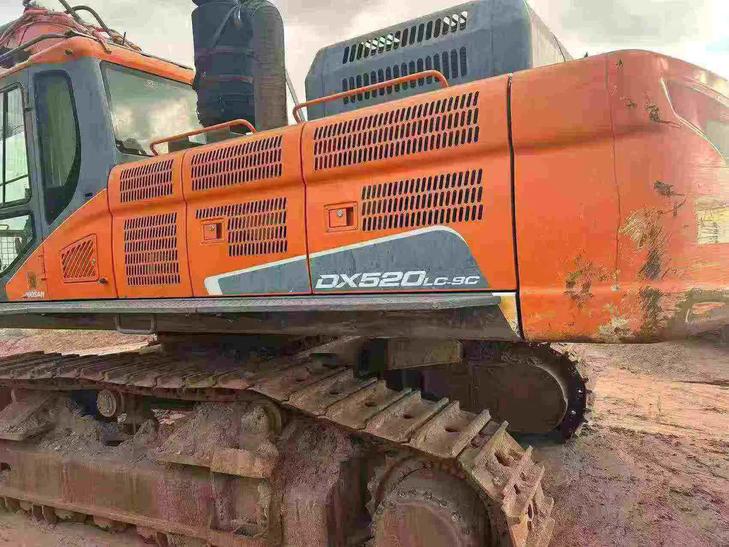 Buy Doosan DX520LC Used Excavator / 1