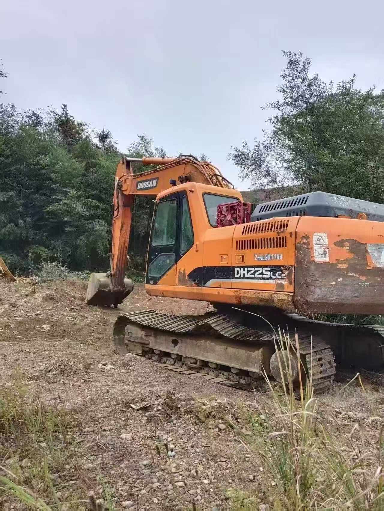 Buy Doosan DH220-9E Used Excavator / 2