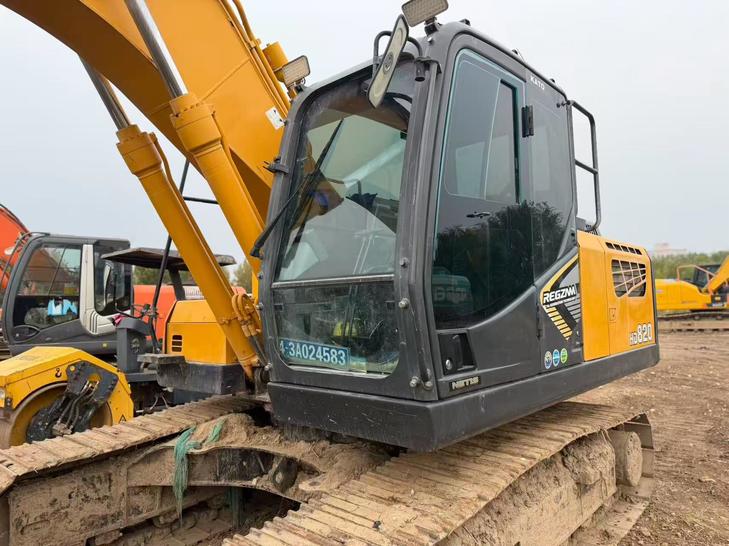 Buy Kato Used Excavator / 1
