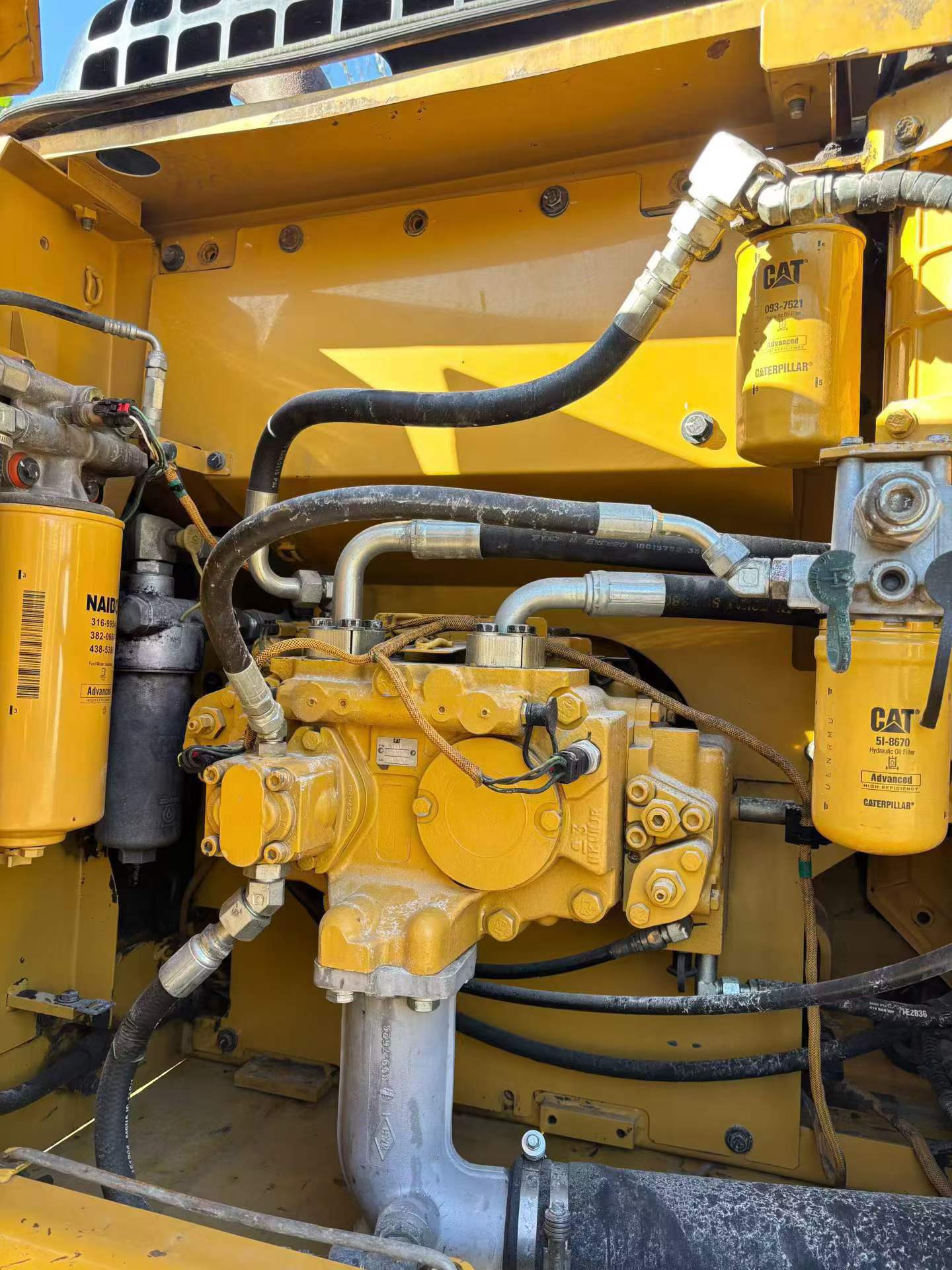Buy Caterpillar 323 Used Excavator / 5