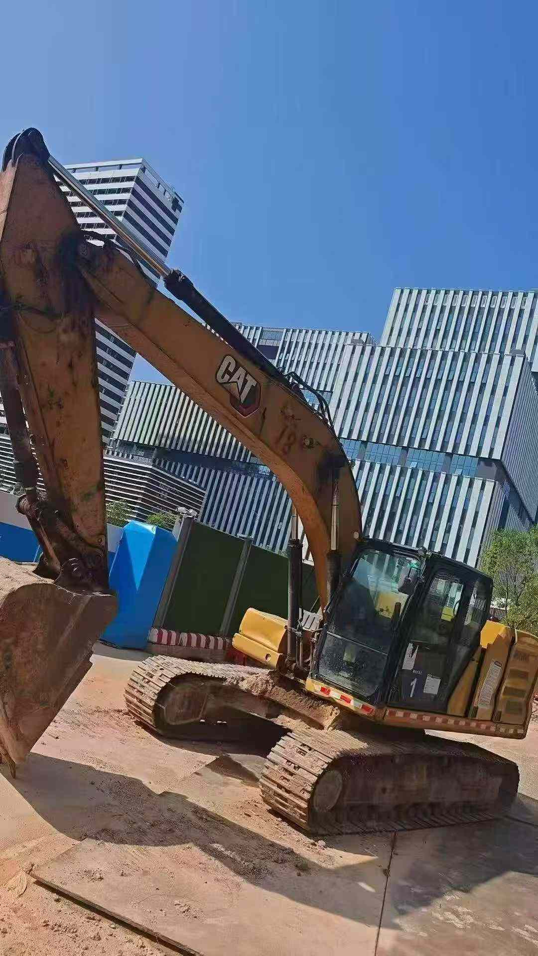 Buy Caterpillar 323 Used Excavator / 2
