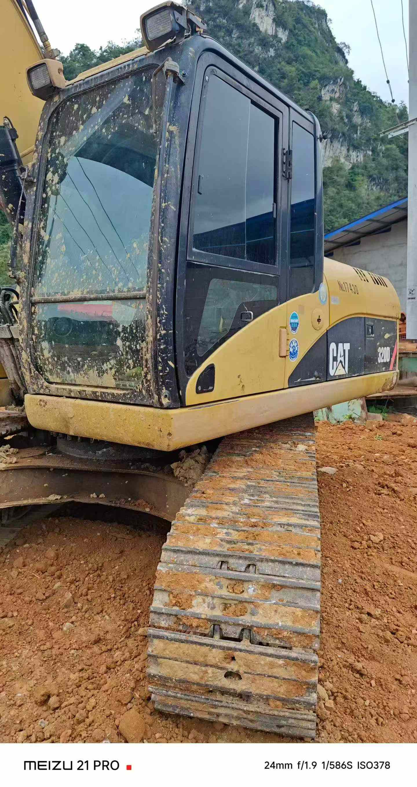 Buy Caterpillar 320D Used Excavator / 5