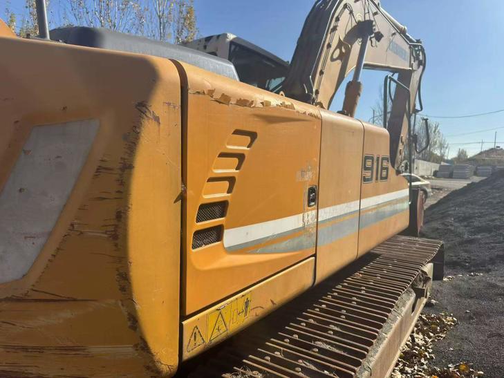 Buy Liebherr Used Excavator / 1