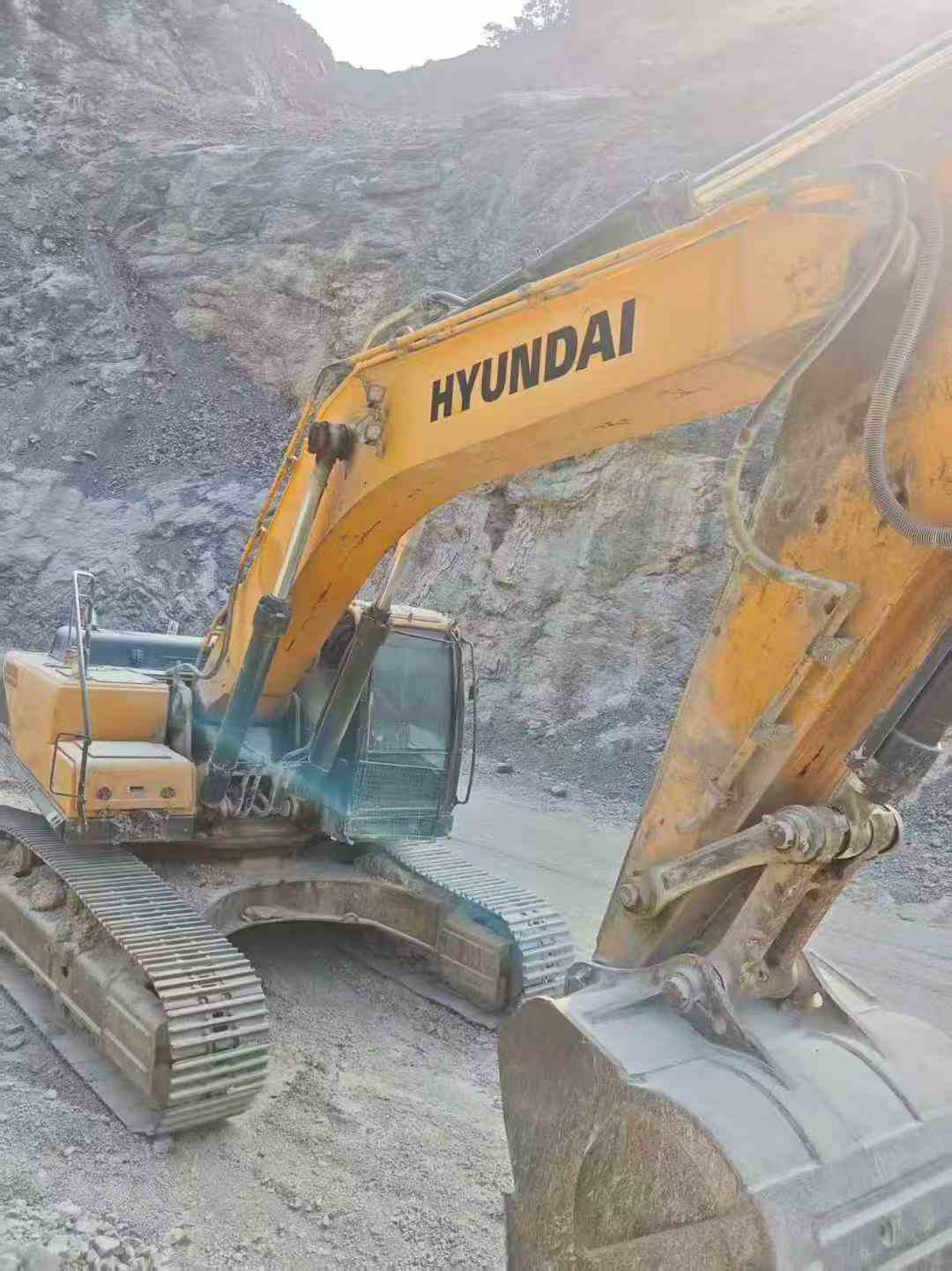 Compre Excavadora Hyundai R385LVS Usada / 2