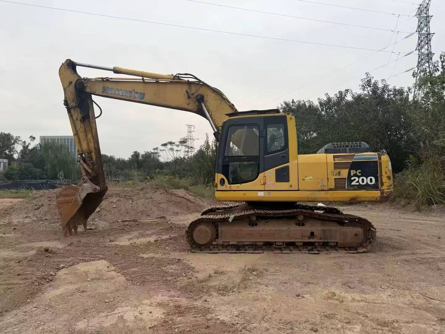 Buy Komatsu PC200-8 Used Excavator / 3