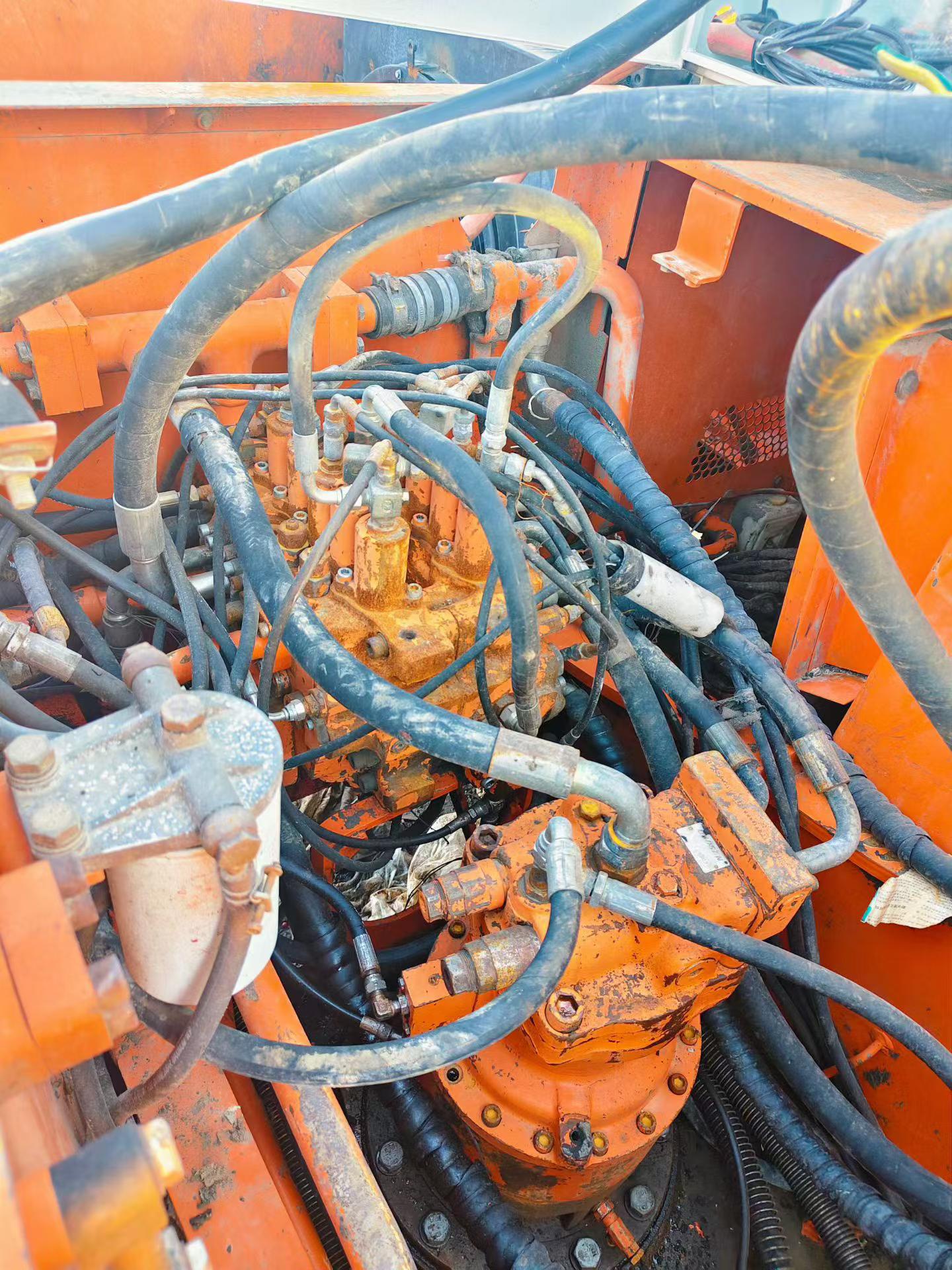 Buy Doosan DH220 Used Excavator / 5