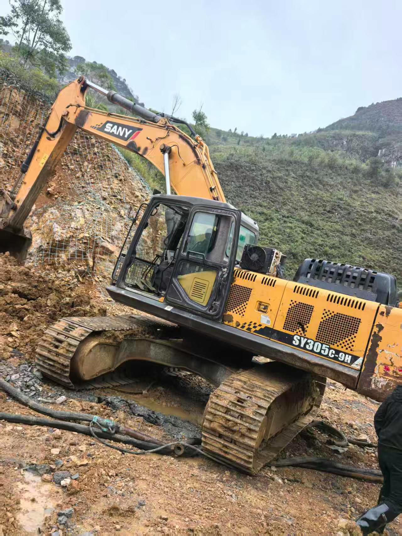 Buy Sany SY305C Used Excavator / 6