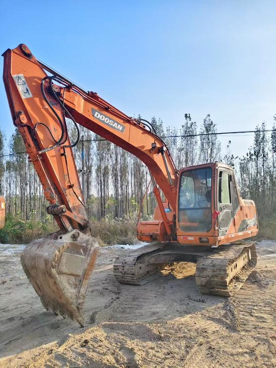 Buy Doosan DH150 Used Excavator / 1