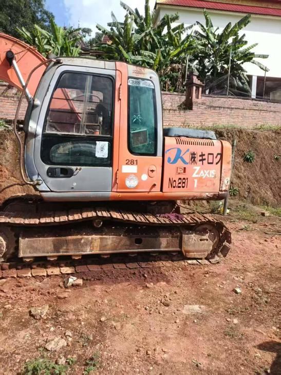 Buy Hitachi EX120-6 Used Excavator / 1
