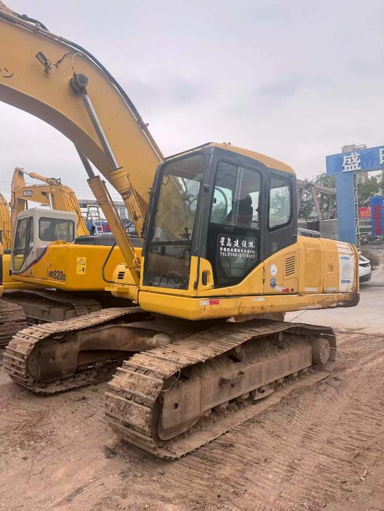 Buy Komatsu PC200-7 Used Excavator / 1