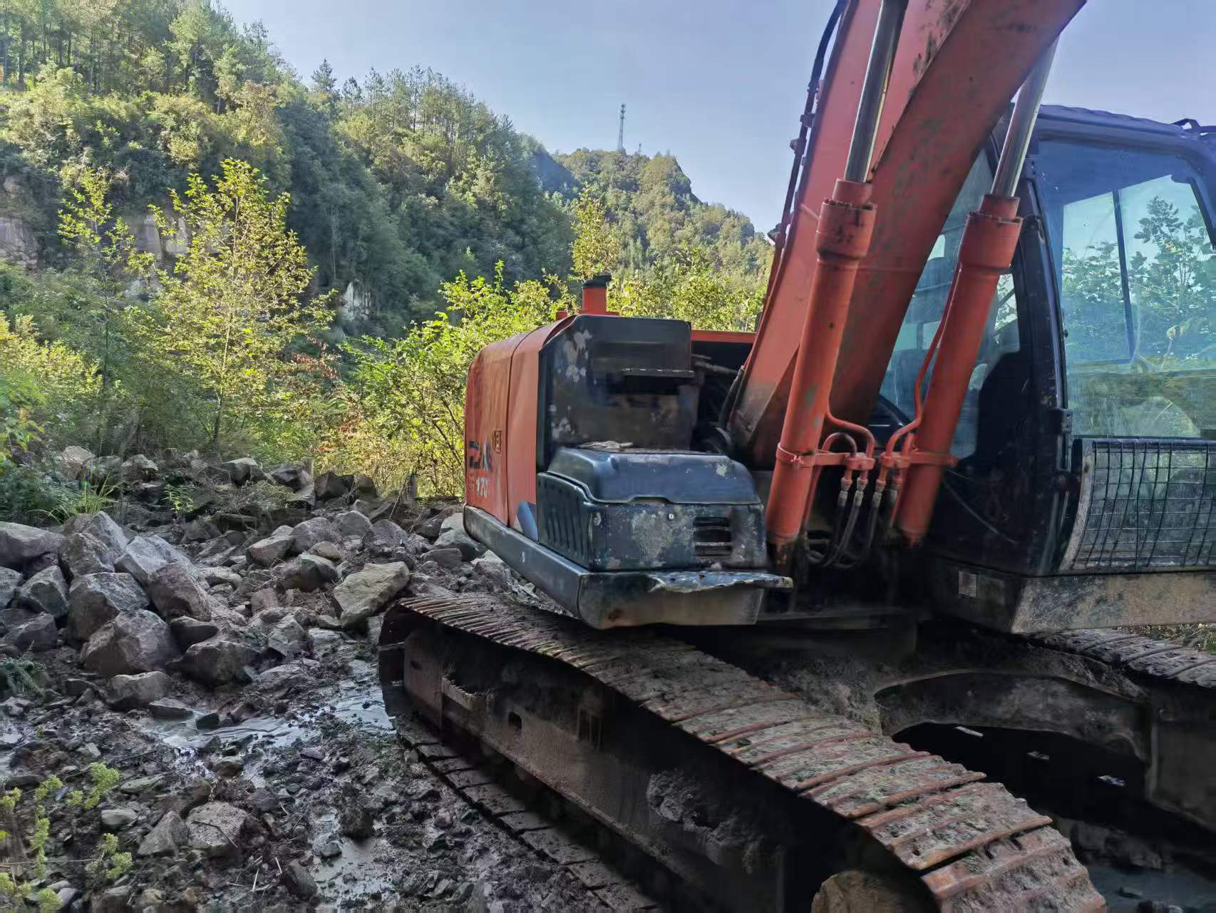 Buy Hitachi ZX130-5A Used Excavator / 2