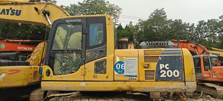 Buy Komatsu PC200-8 Used Excavator / 1