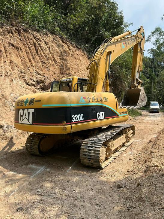 Buy Caterpillar 320C Used Excavator / 1