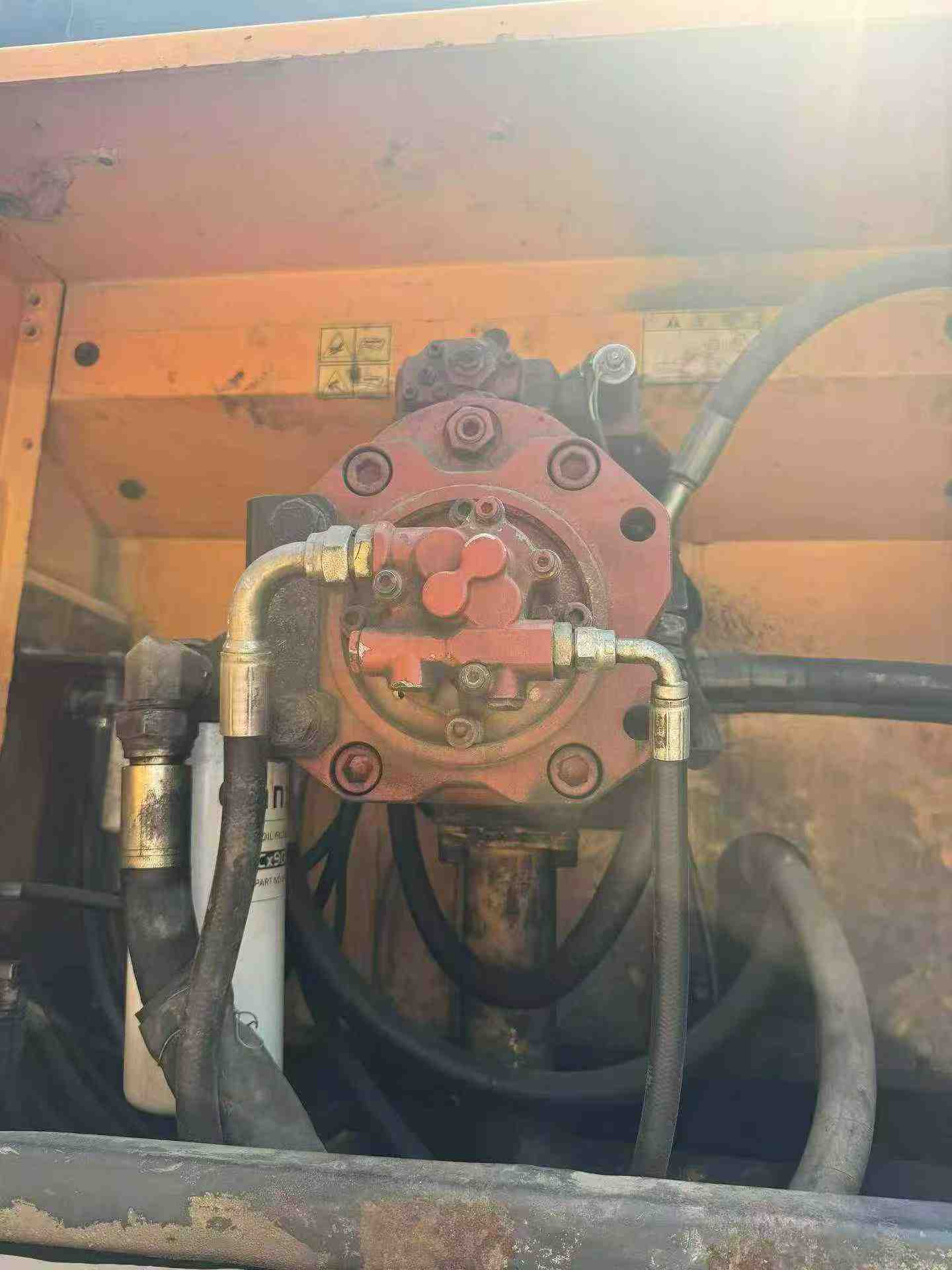 Compre Escavadeira Hyundai R385LVS Usada / 8