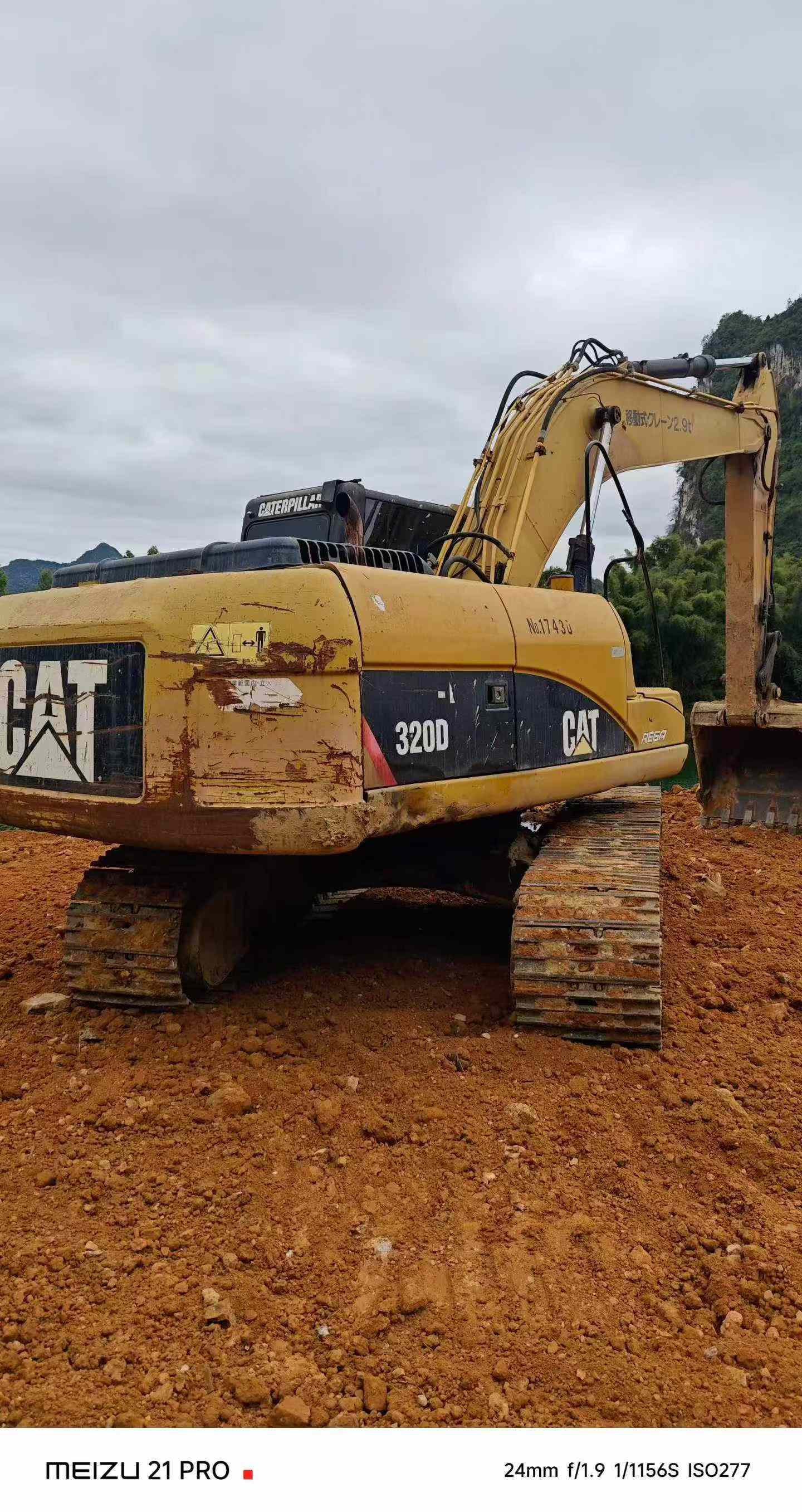 Buy Caterpillar 320D Used Excavator / 4