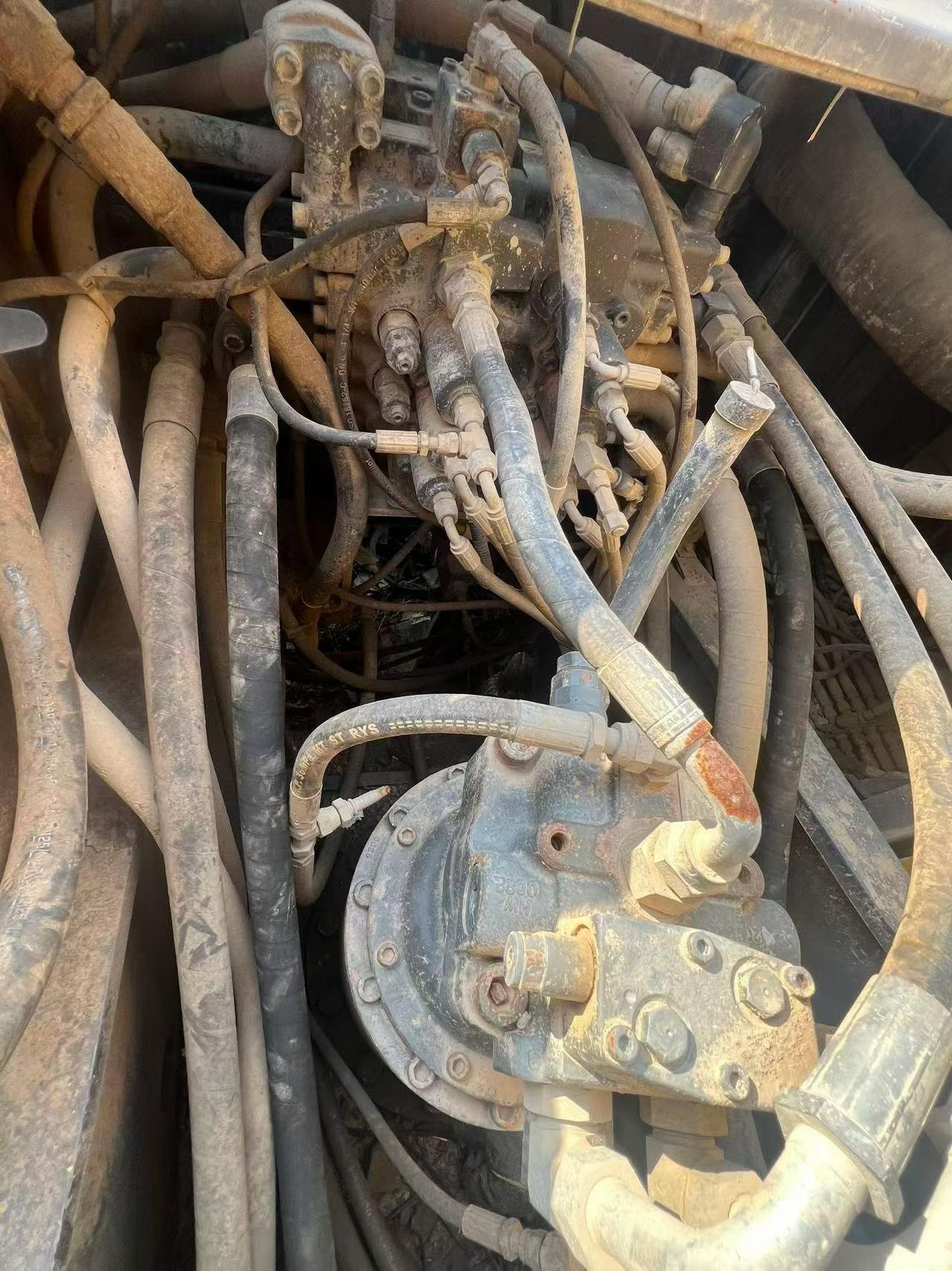 Buy Volvo L250G Used Excavator / 5