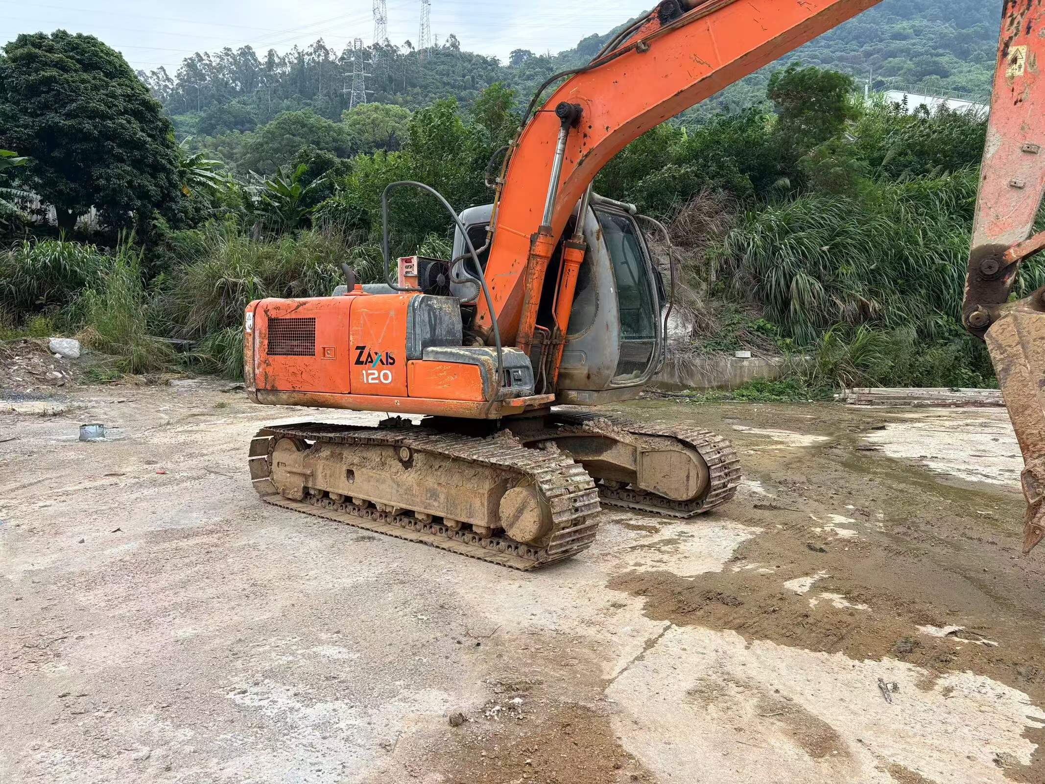 Buy Hitachi EX120-6 Used Excavator / 2