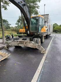 Buy Hyundai R210-5 Used Excavator / 5 Buy Hyundai R210-5 Used Excavator / 5