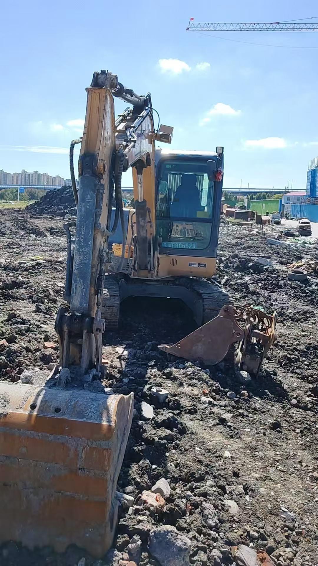 Buy XCMG LW60G Used Excavator / 2
