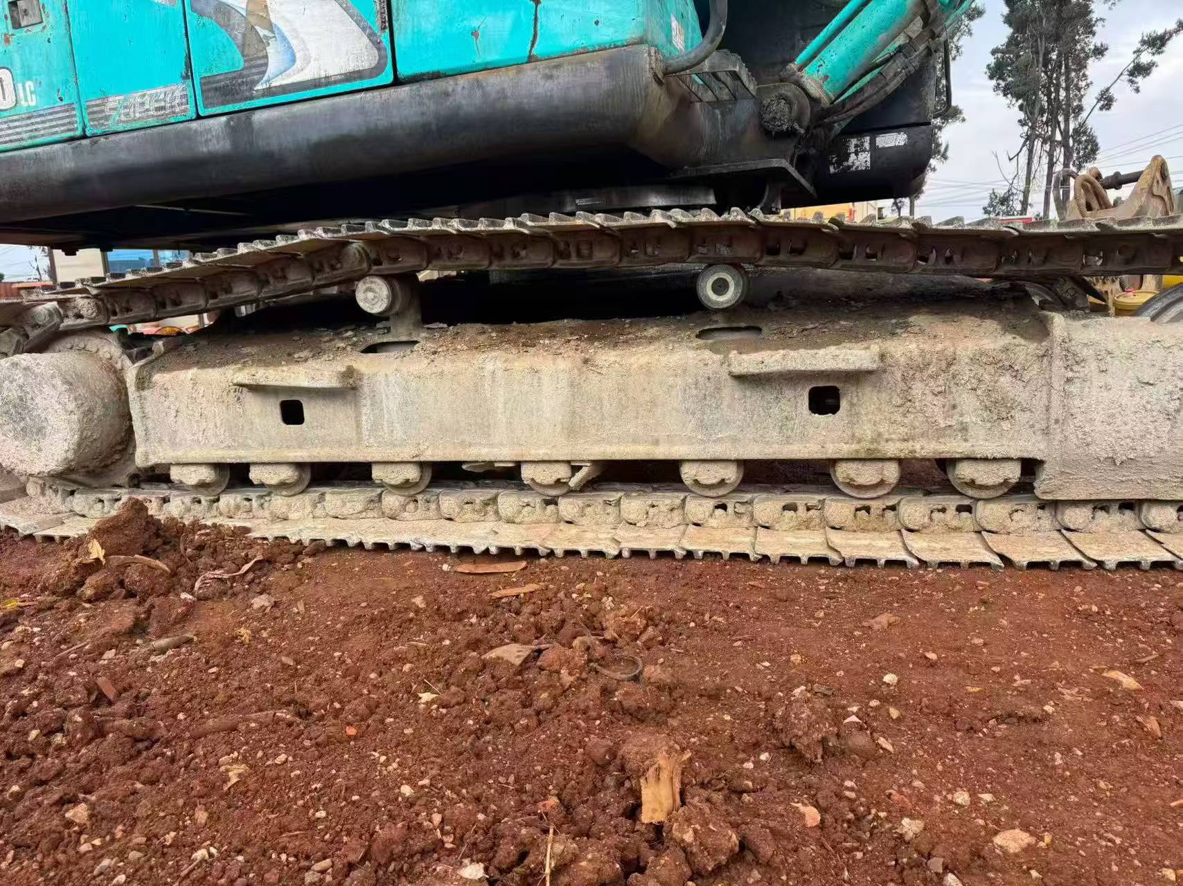 Buy Kobelco SK200 Used Excavator / 5