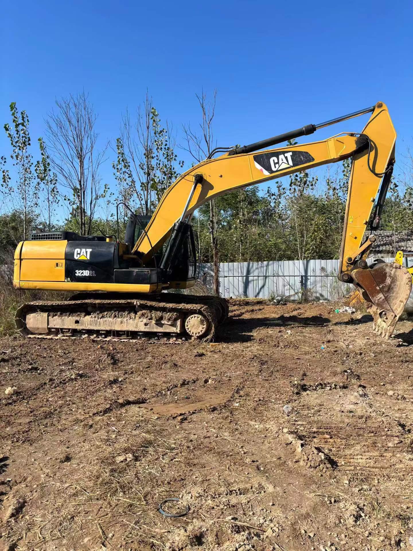 Buy Caterpillar 323 Used Excavator / 2