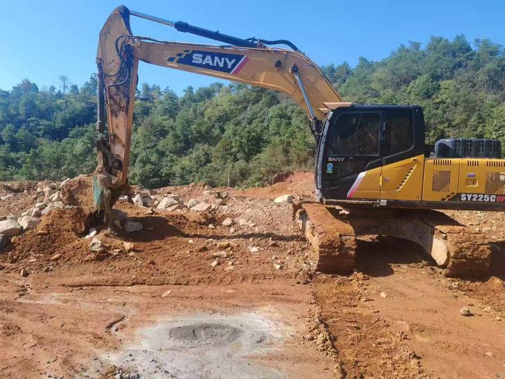 Buy Sany SY205C Used Excavator / 1