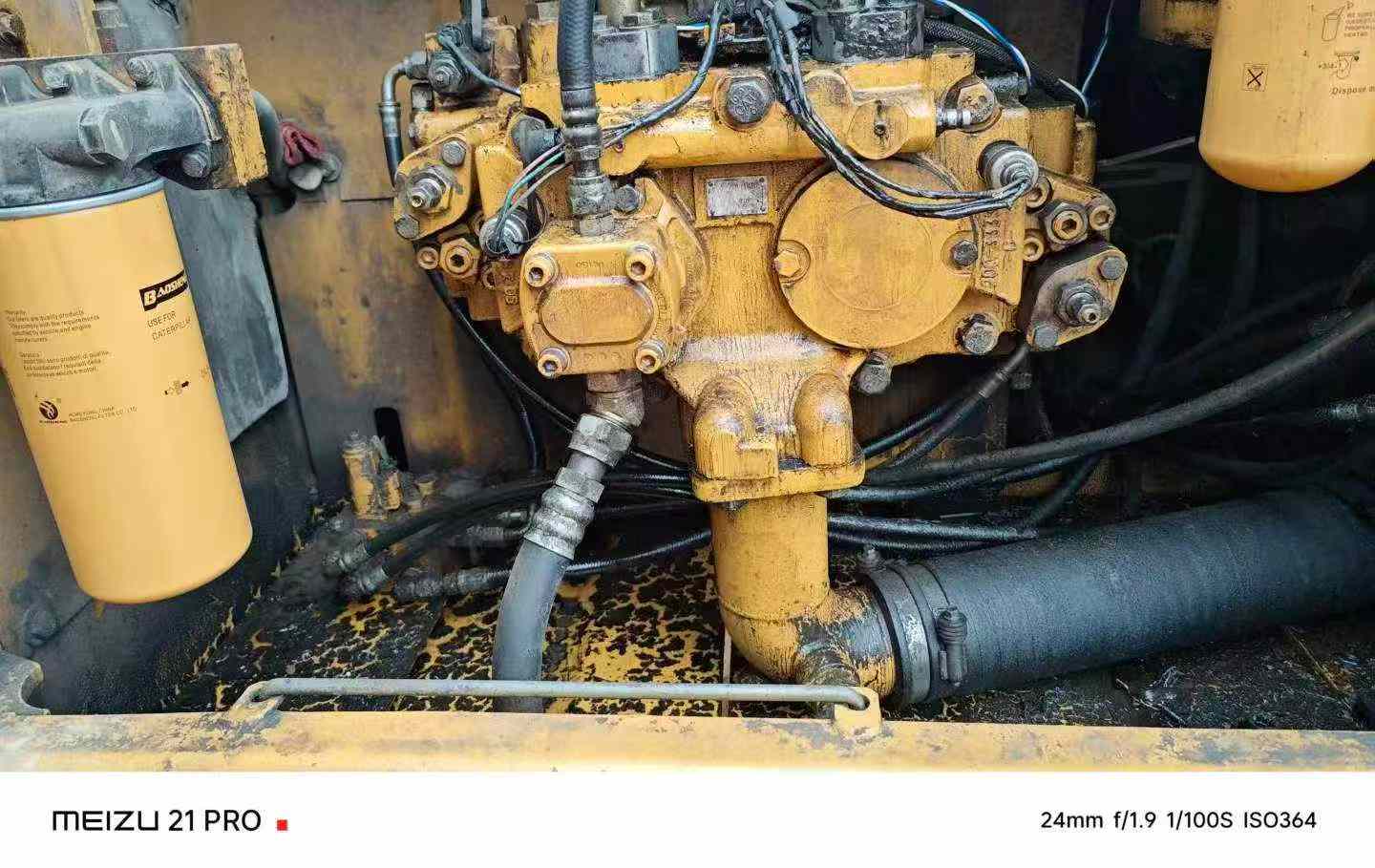 Buy Caterpillar 320D Used Excavator / 8