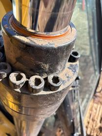 Купить Подержанный Экскаватор Caterpillar 323 / 9 Купить Подержанный Экскаватор Caterpillar 323 / 9