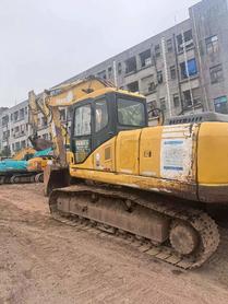Buy Komatsu PC200-7 Used Excavator / 2 Buy Komatsu PC200-7 Used Excavator / 2