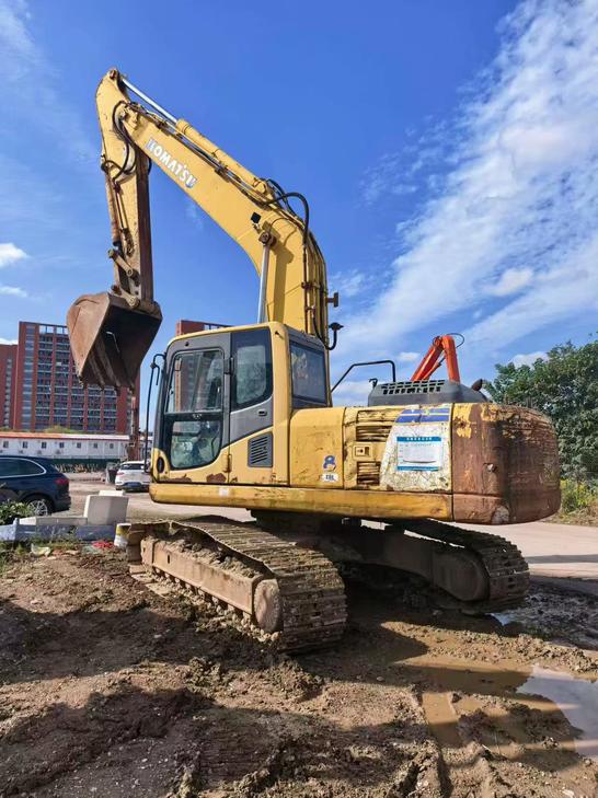 Buy Komatsu PC220-8 Used Excavator / 1