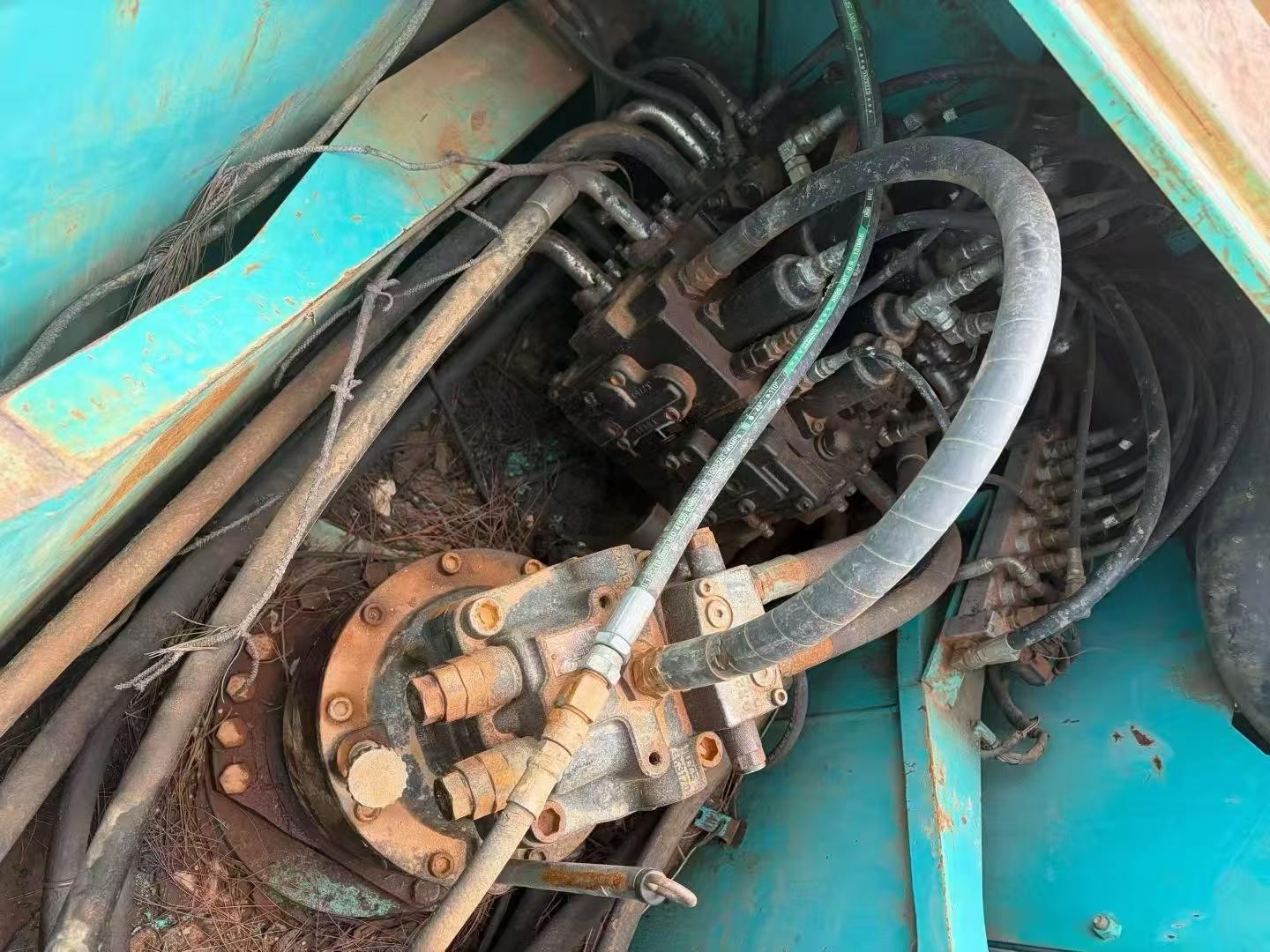 Buy Kobelco SK200-8 Used Excavator / 4