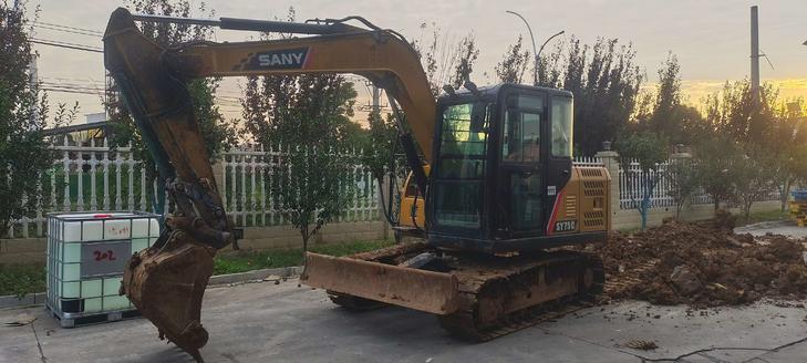 Buy Sany SY75 Used Excavator / 1