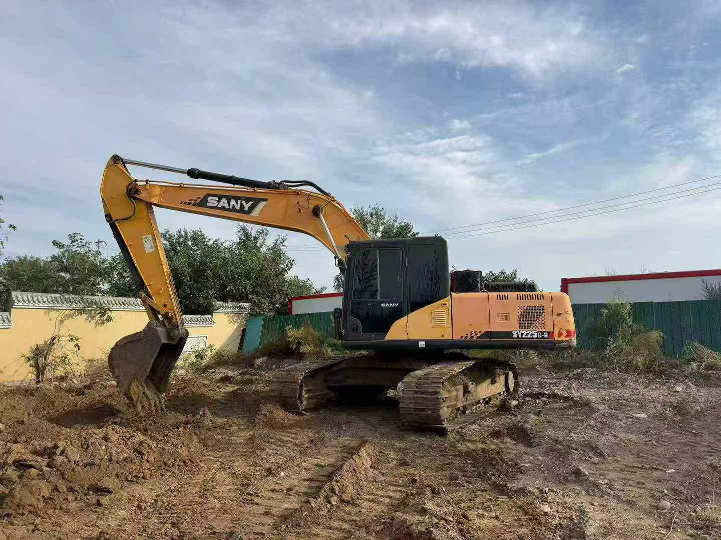 Buy Sany SY225C-8 Used Excavator / 2