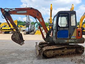 Buy Doosan DH55 Used Excavator / 2 Buy Doosan DH55 Used Excavator / 2