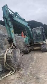 Buy Kobelco SK135 Used Excavator / 2 Buy Kobelco SK135 Used Excavator / 2
