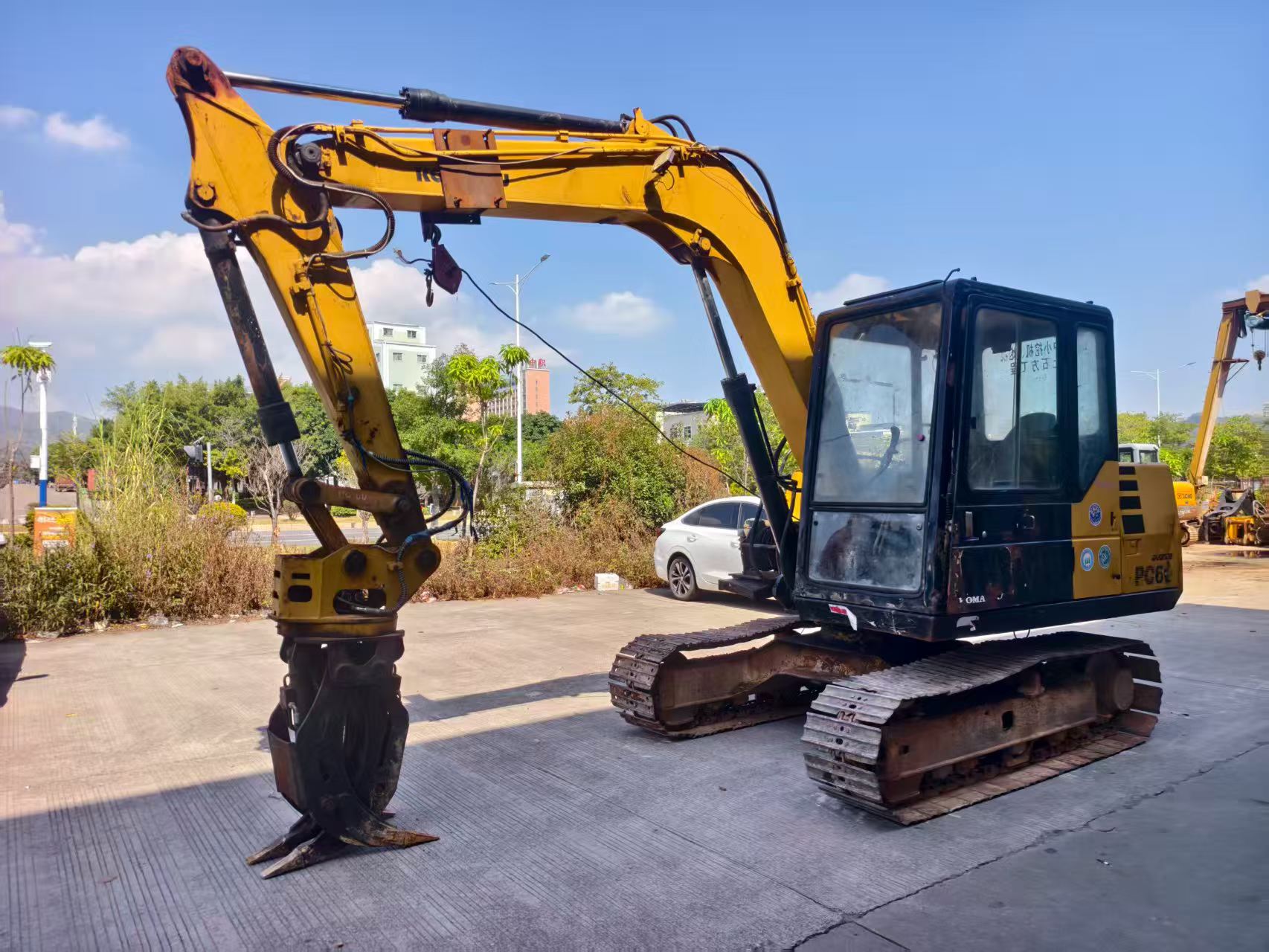 Buy Komatsu PC60-6 Used Excavator / 2