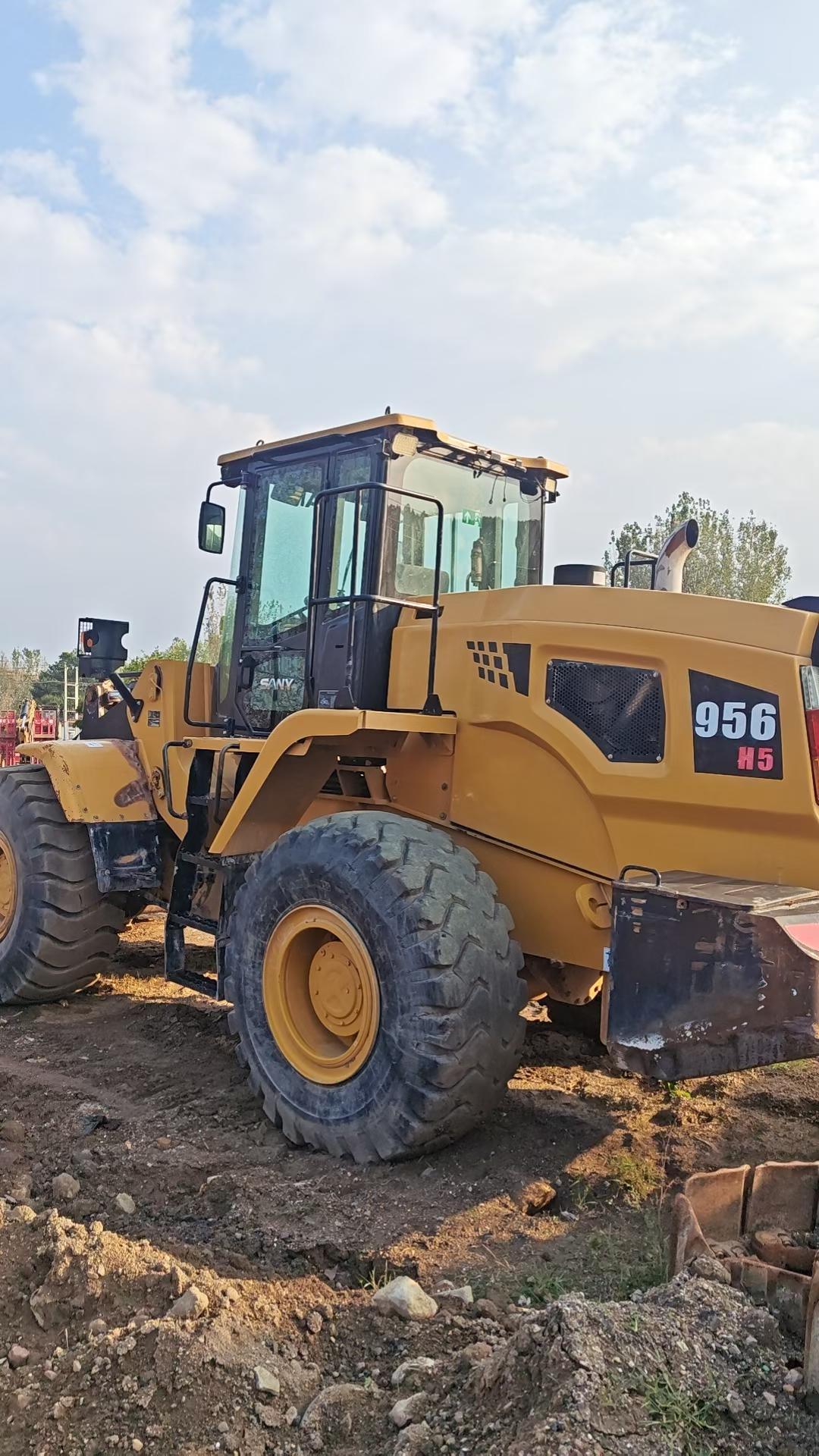 Buy Sany SW956N Used Excavator / 2