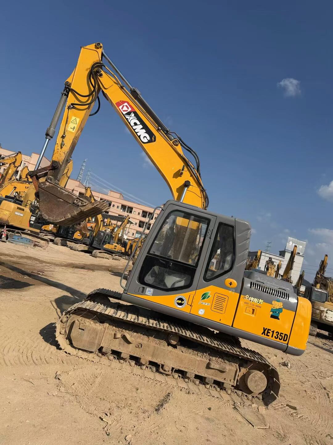 Buy XCMG LW150FV Used Excavator / 2