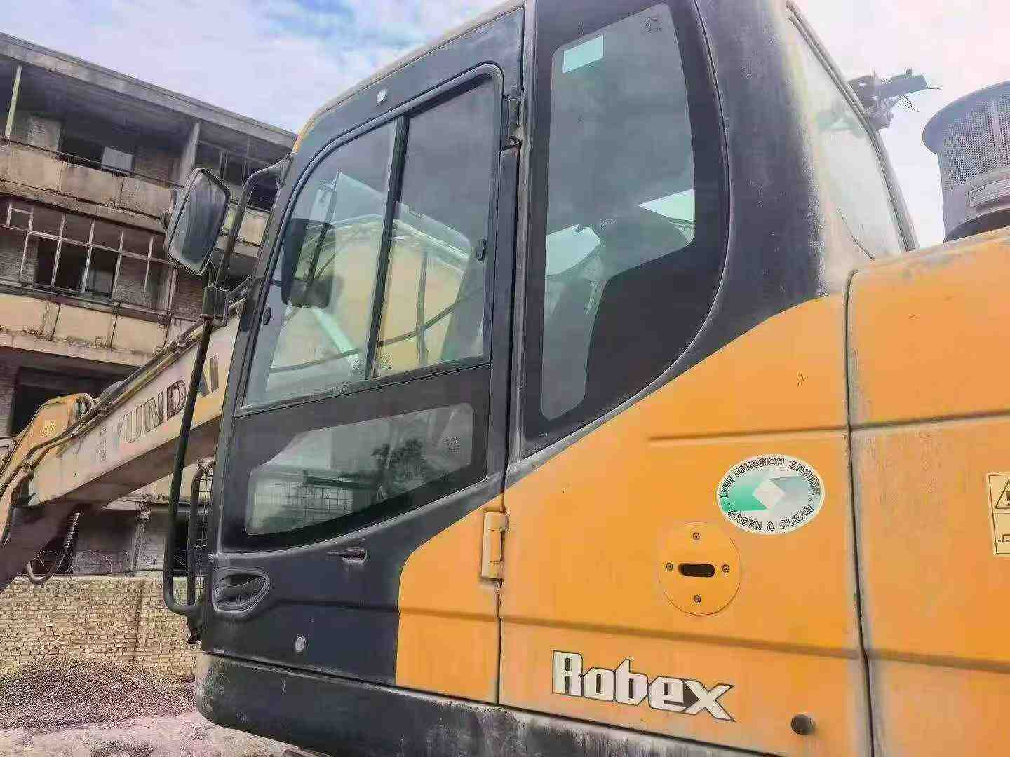 Buy Hyundai R225-7 Used Excavator / 3