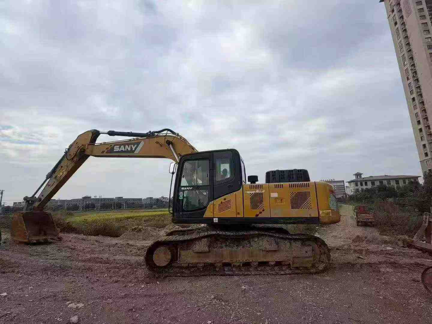 Buy Sany SY205C Used Excavator / 2