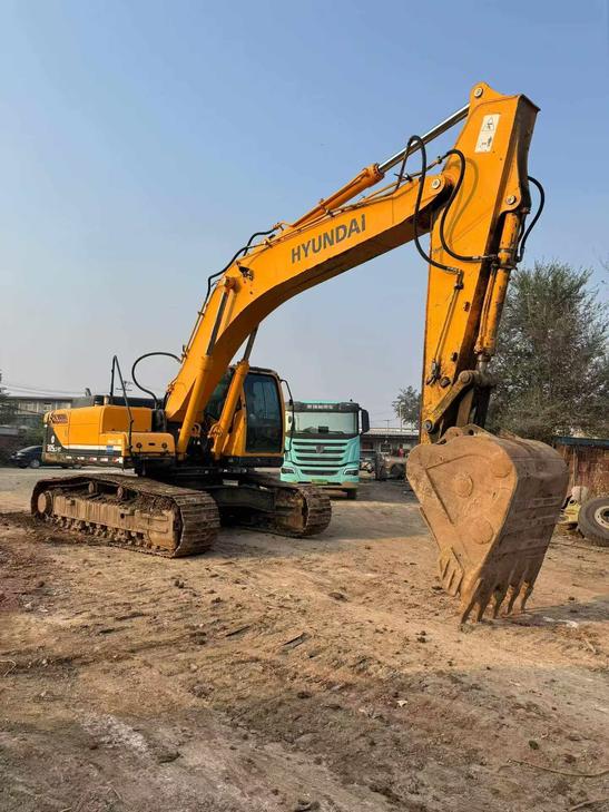 Buy Hyundai R305LVS Used Excavator / 1