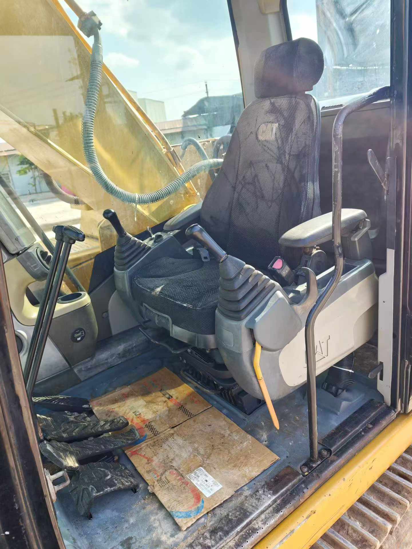 Buy Caterpillar 320D Used Excavator / 8