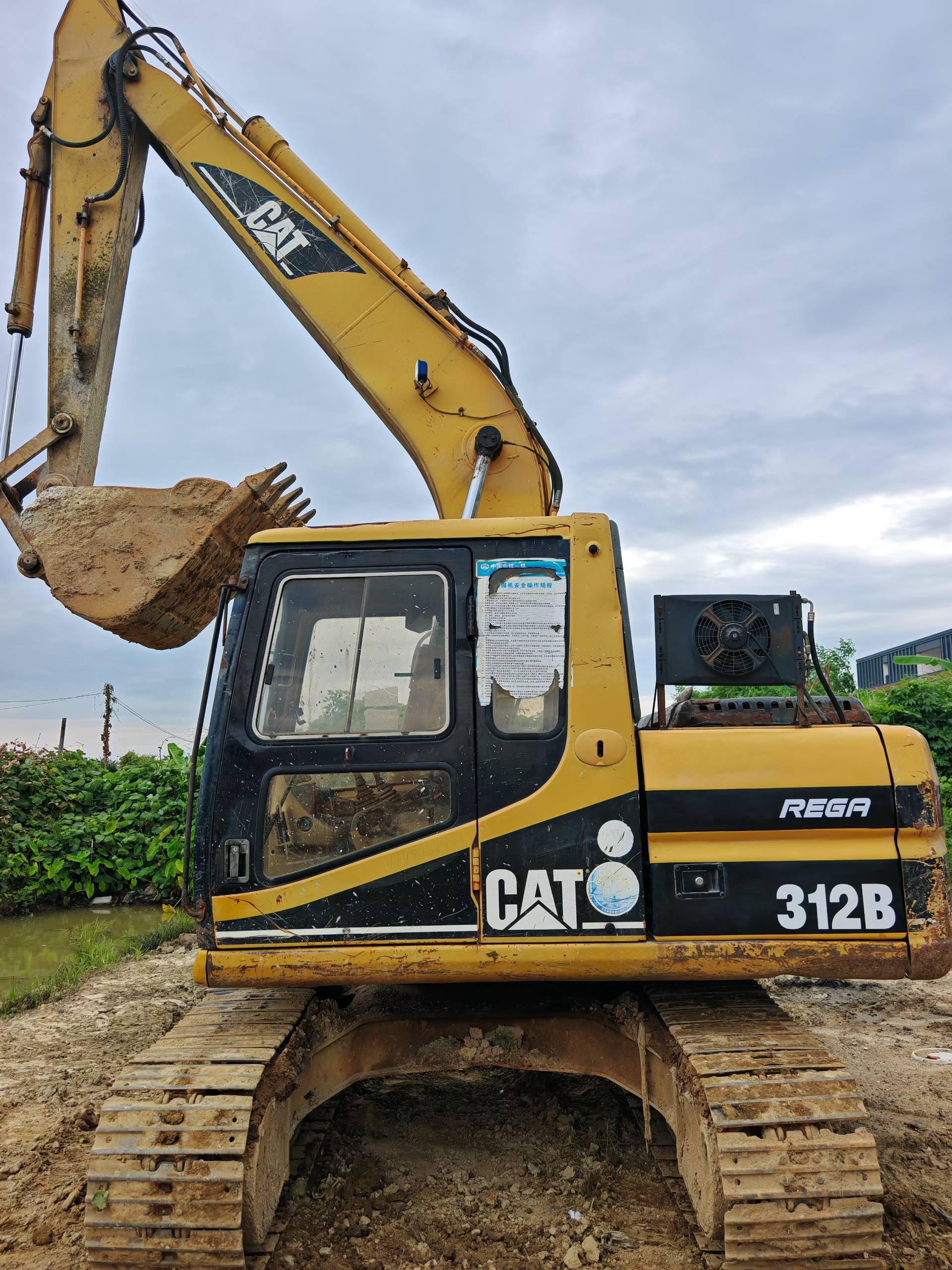 Buy Caterpillar 312B Used Excavator / 3