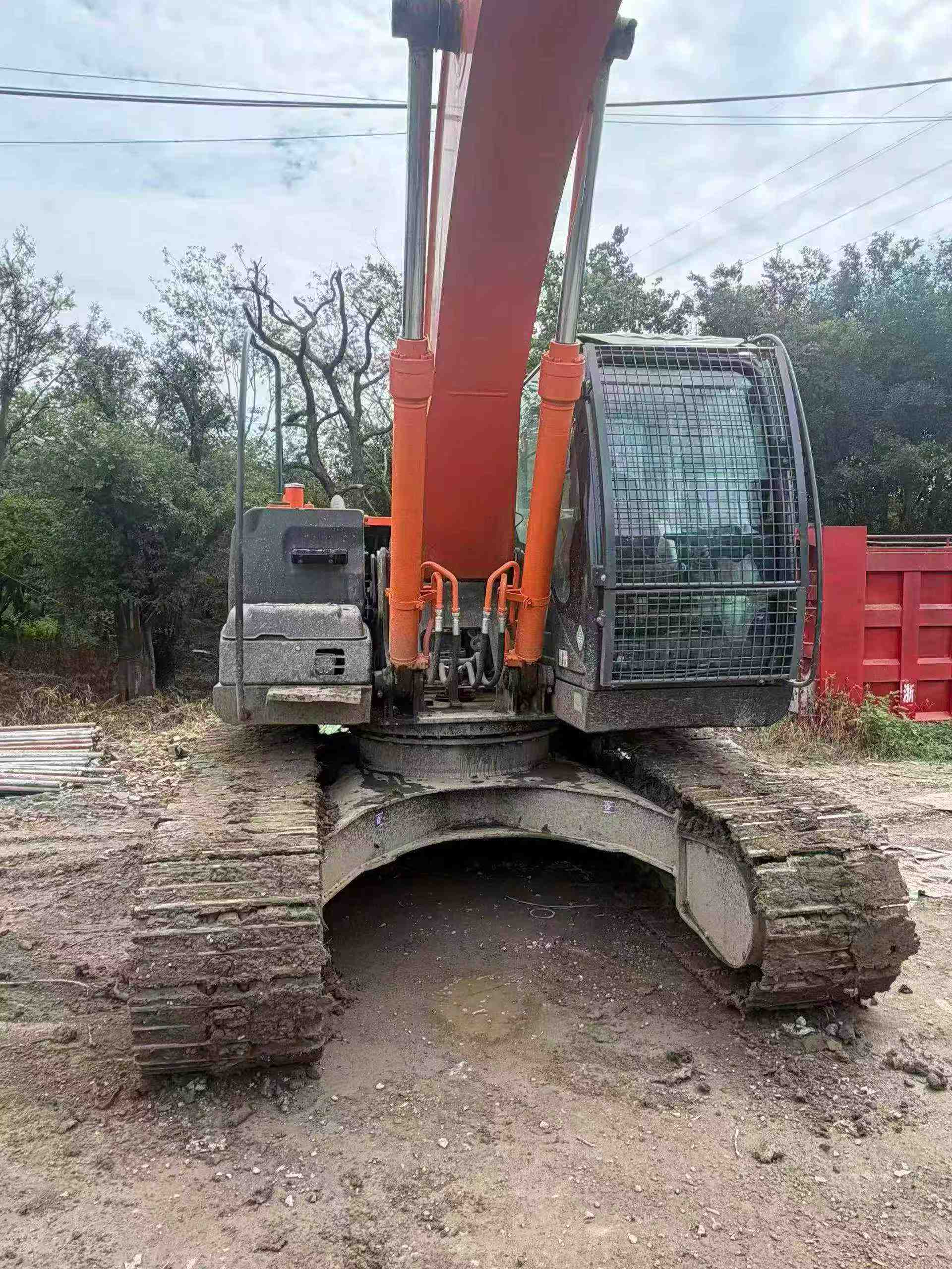 Buy Hitachi ZX200-5G Used Excavator / 8