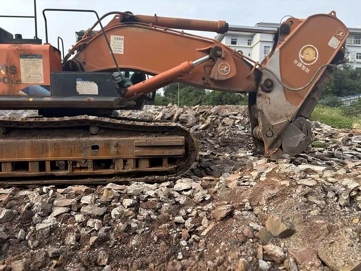 Buy Hitachi ZX490LCH-5A Used Excavator / 1
