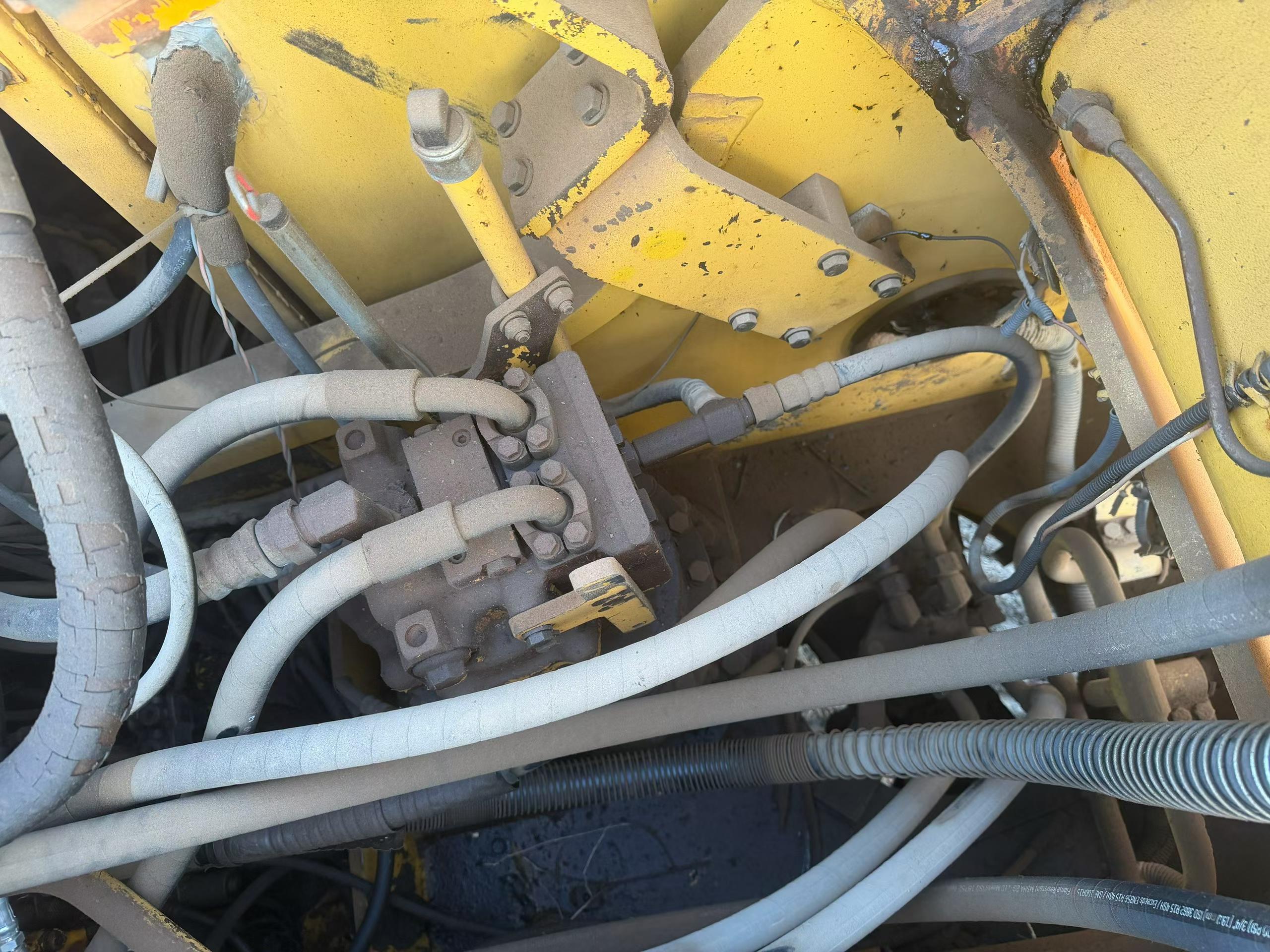 Buy Komatsu PC210-7 Used Excavator / 6