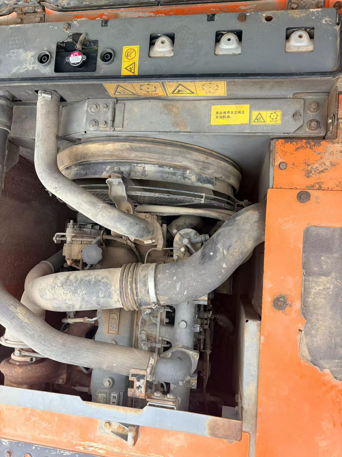 Buy Hitachi ZX200-5G Used Excavator / 4