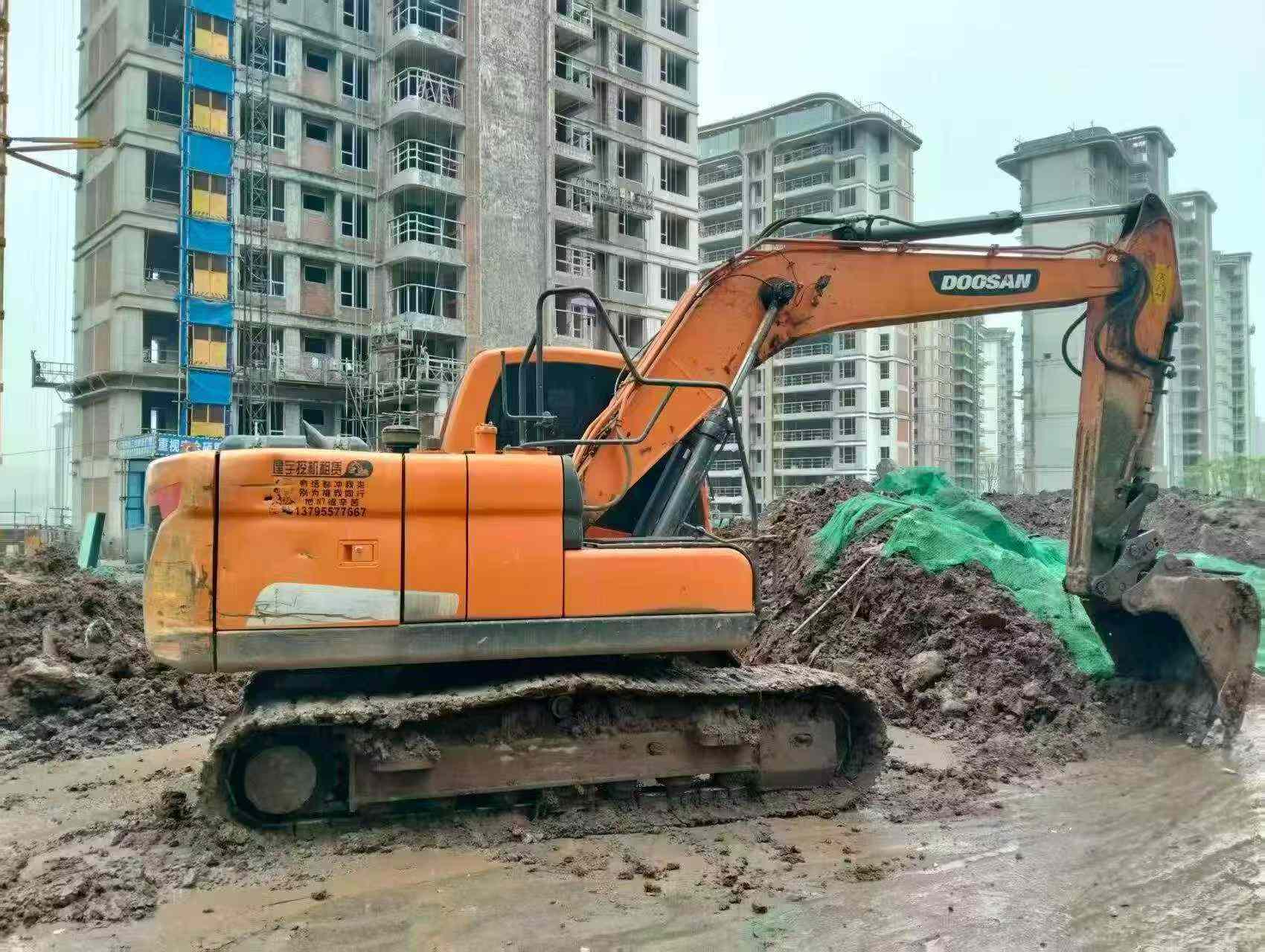 Buy Doosan S130W-3 Used Excavator / 5